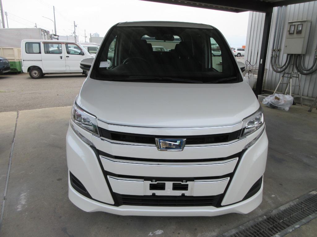 Toyota Noah Hybrid G Package