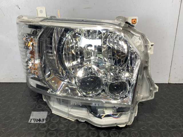 200 series Hiace Regius Ace latter term LED head light headlamp unit attaching KOITO 26-137 83 right side driver`s seat side Toyota original