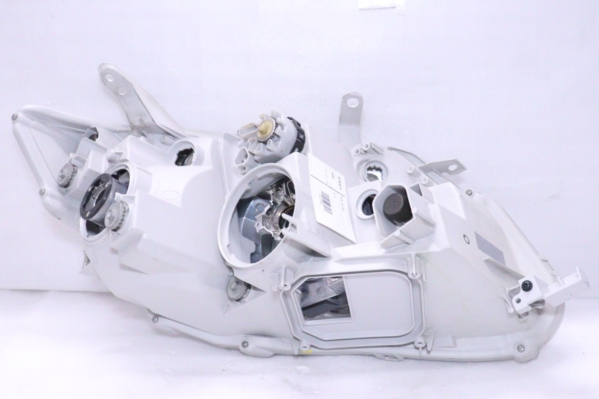 43-2149* latter term HID NZE141 Corolla Axio * left head light KOITO 12-526 engrave :W unit plating original * Toyota (QT)