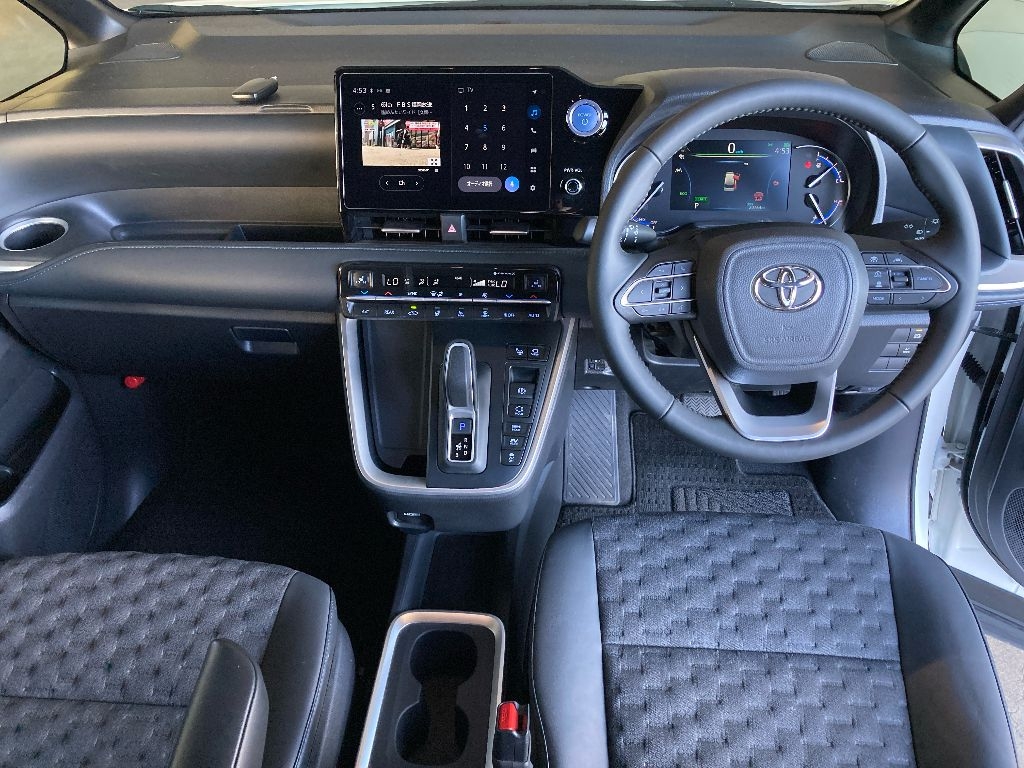 Toyota Voxy Hybrid S-Z Package