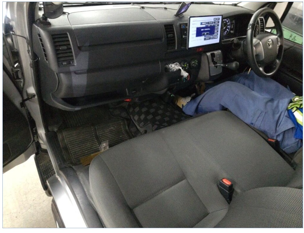 Toyota Hiace Gl-Hid Package