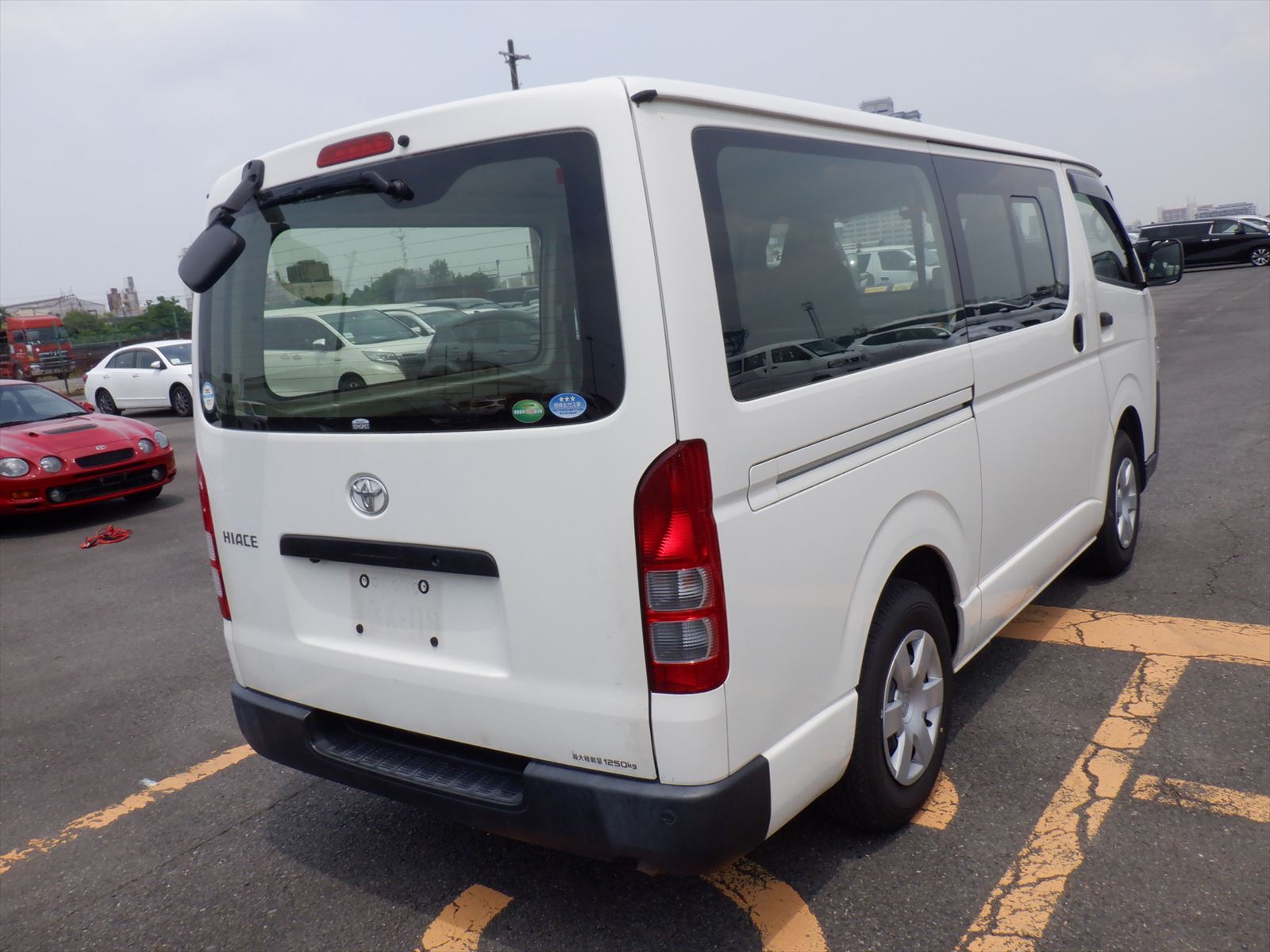 TOYOTA HIACE DX-HALF SEELING