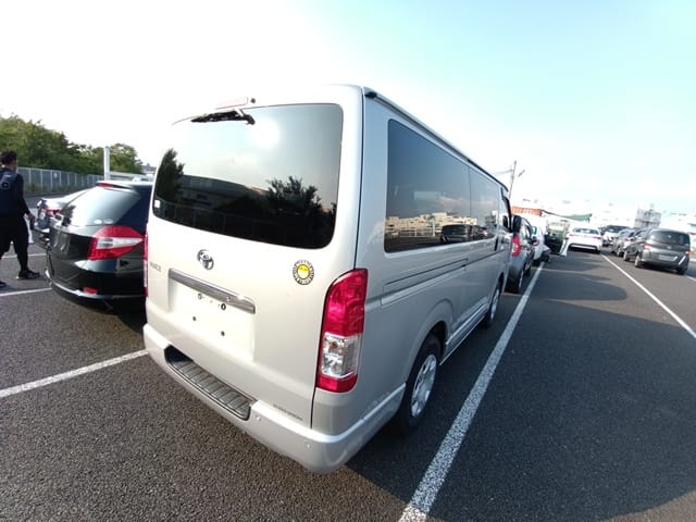 TOYOTA HIACE GL NEW VERSION