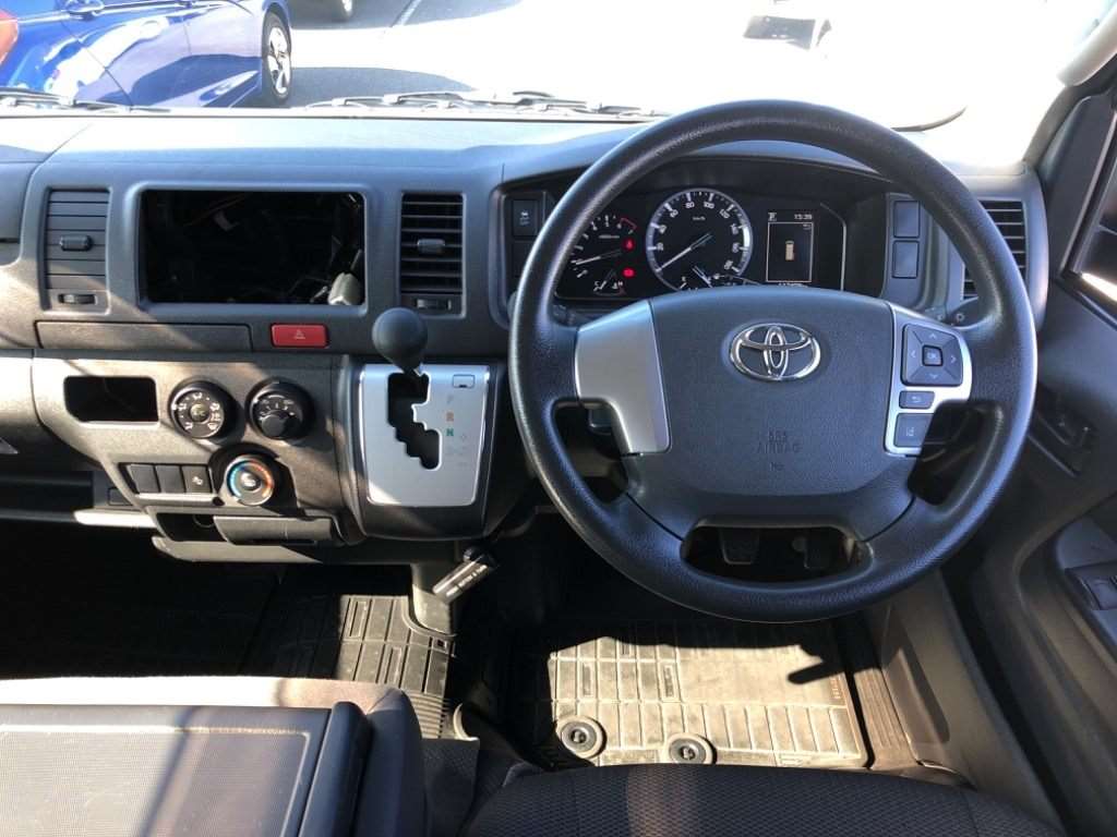 TOYOTA HIACE GL NEW VERSION