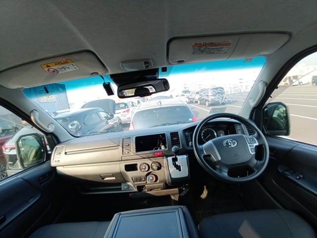 TOYOTA HIACE GL NEW VERSION