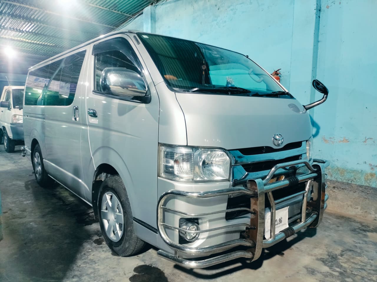 Toyota Hiace Gl Half-Selling