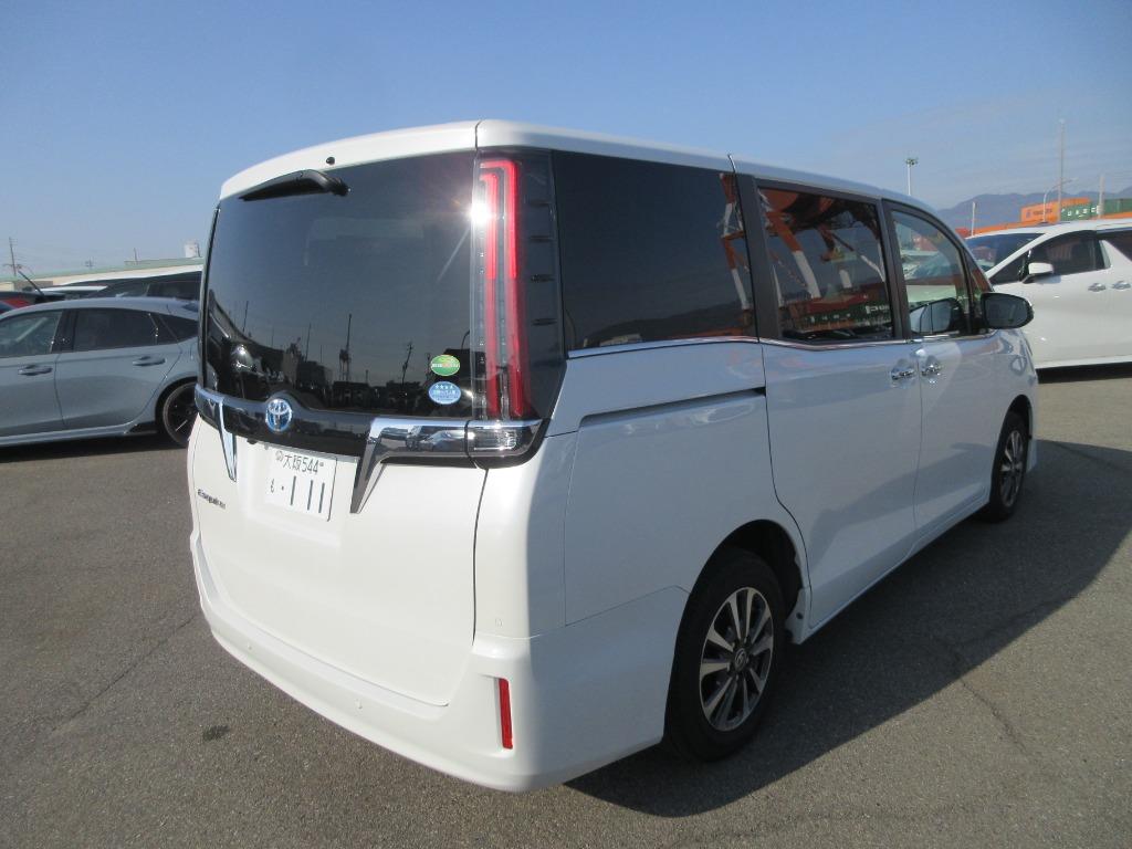 Toyota Esquire Gi Premium Package
