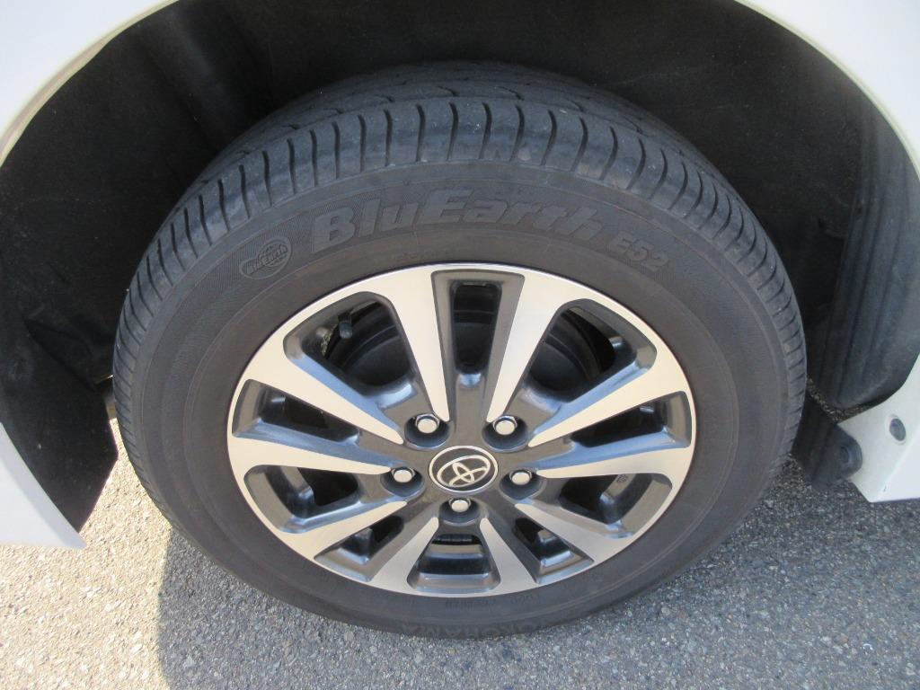 Toyota Esquire Gi Premium Package
