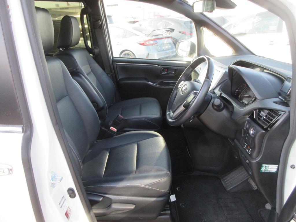 Toyota Esquire Gi Premium Package