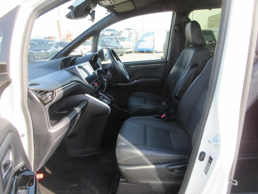 Toyota Esquire Gi Premium Package
