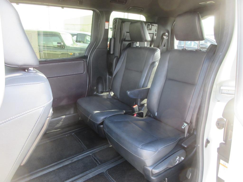 Toyota Esquire Gi Premium Package