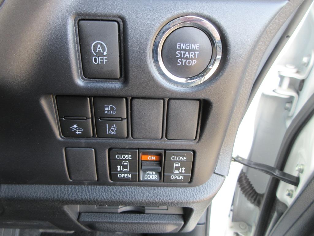 Toyota Esquire Gi Premium Package