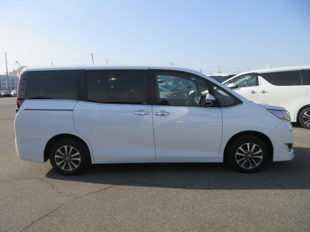 Toyota Esquire Gi Premium Package