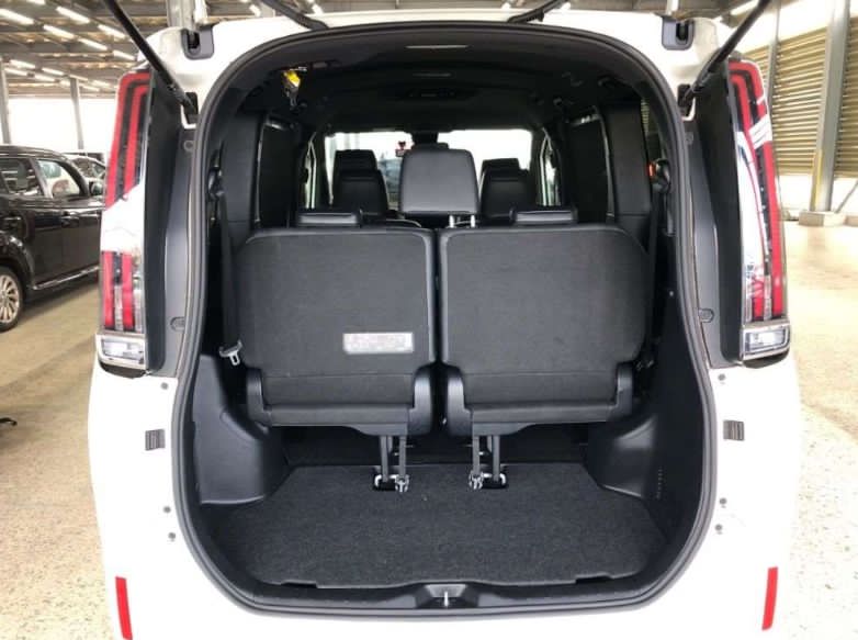 TOYOTA ESQUIRE GI PACKAGE