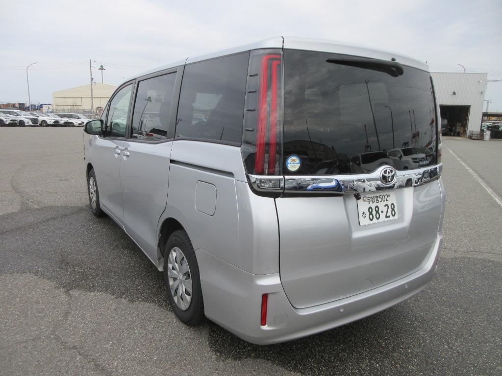 Toyota Noah  X-Pkg