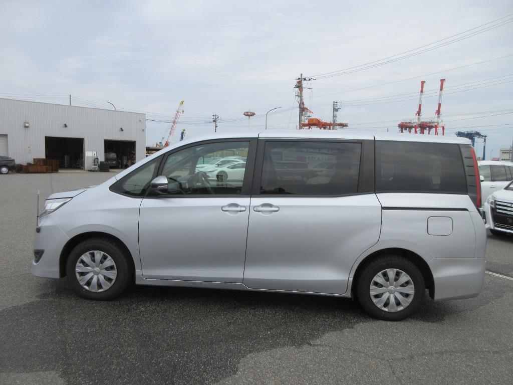Toyota Noah  X-Pkg