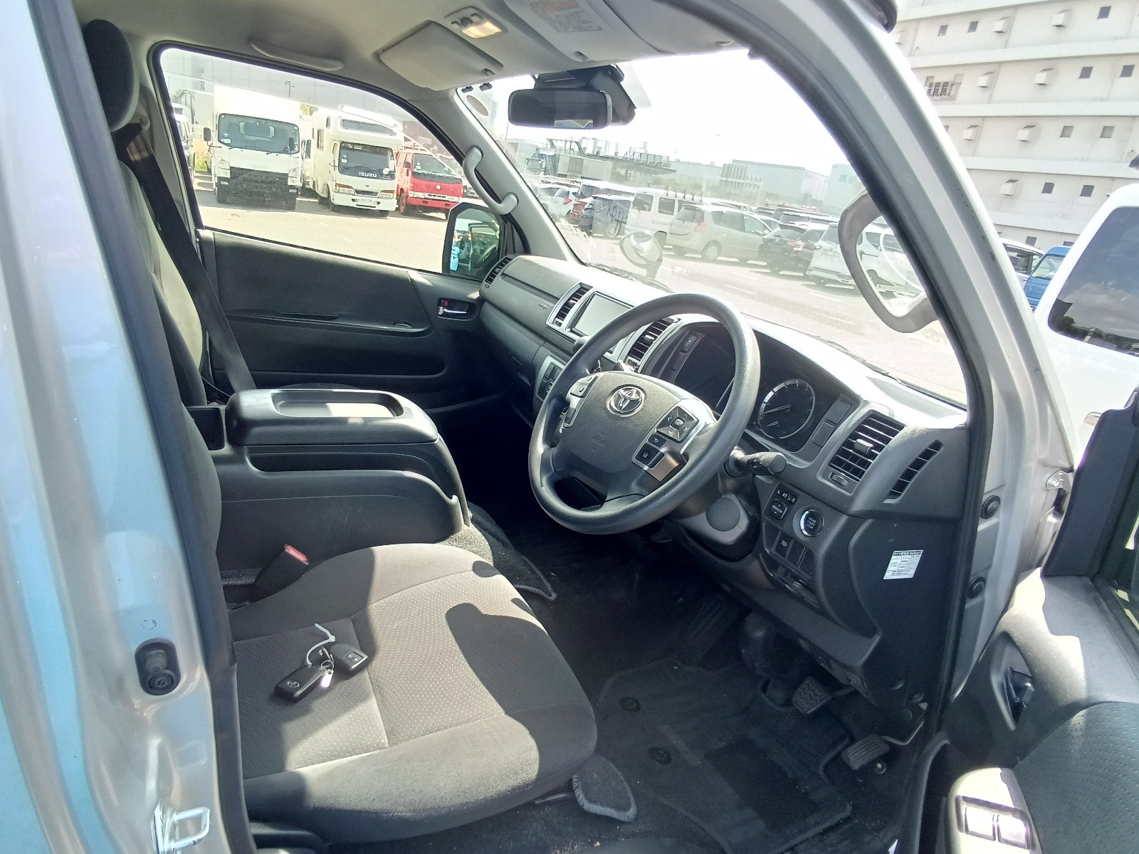 TOYOTA HIACE SUPER GL DARK PRIME