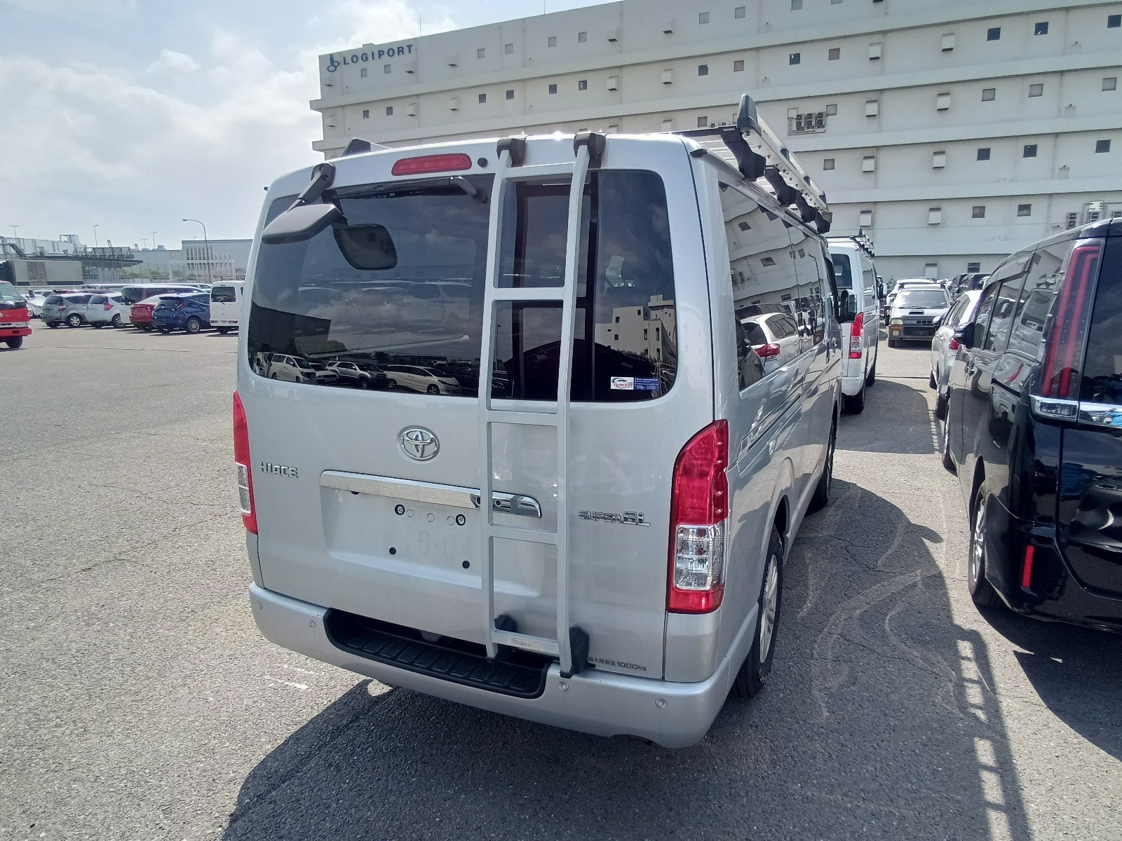 TOYOTA HIACE SUPER GL DARK PRIME
