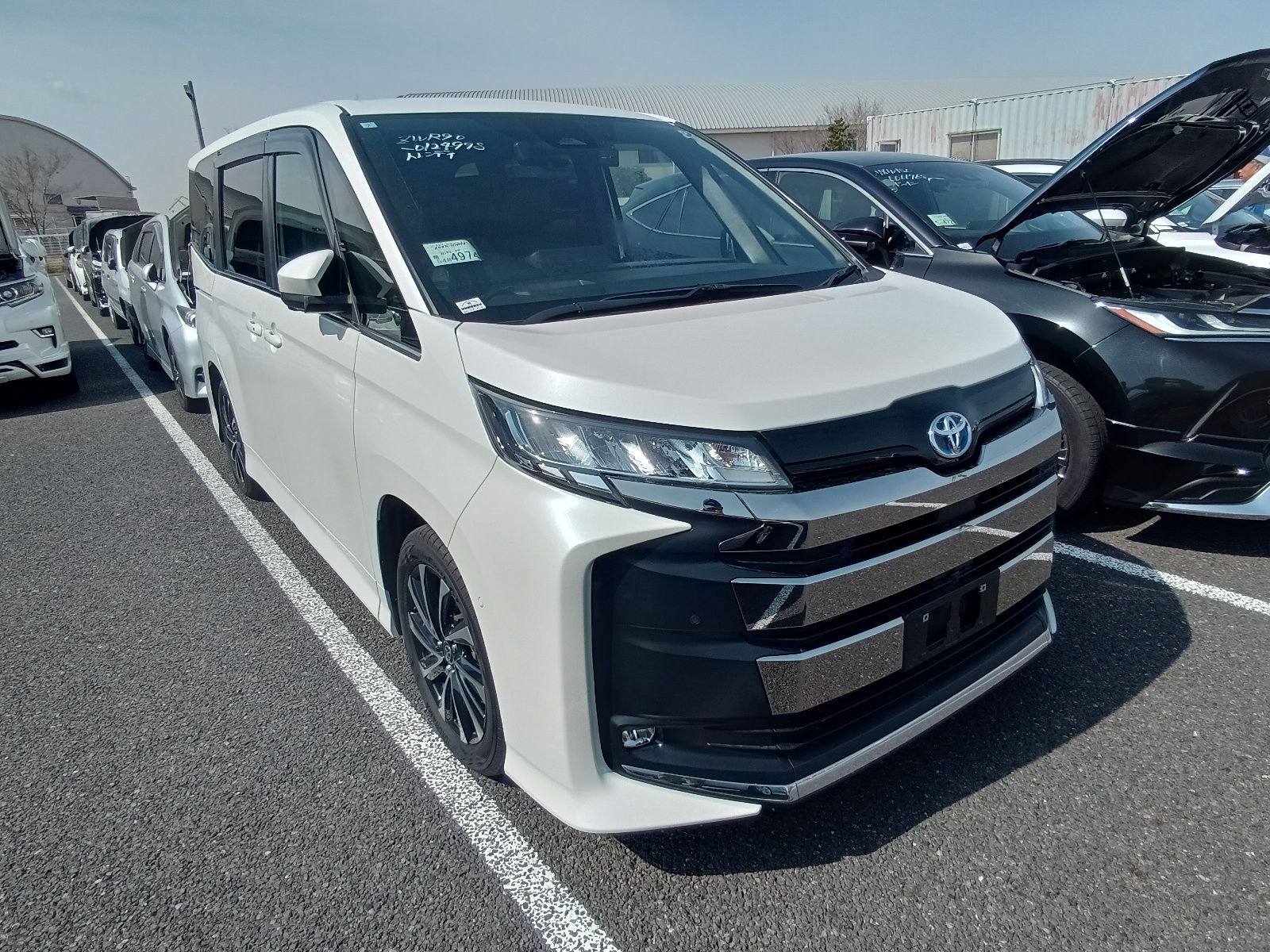 Toyota Noah Hybrid S-Z Package