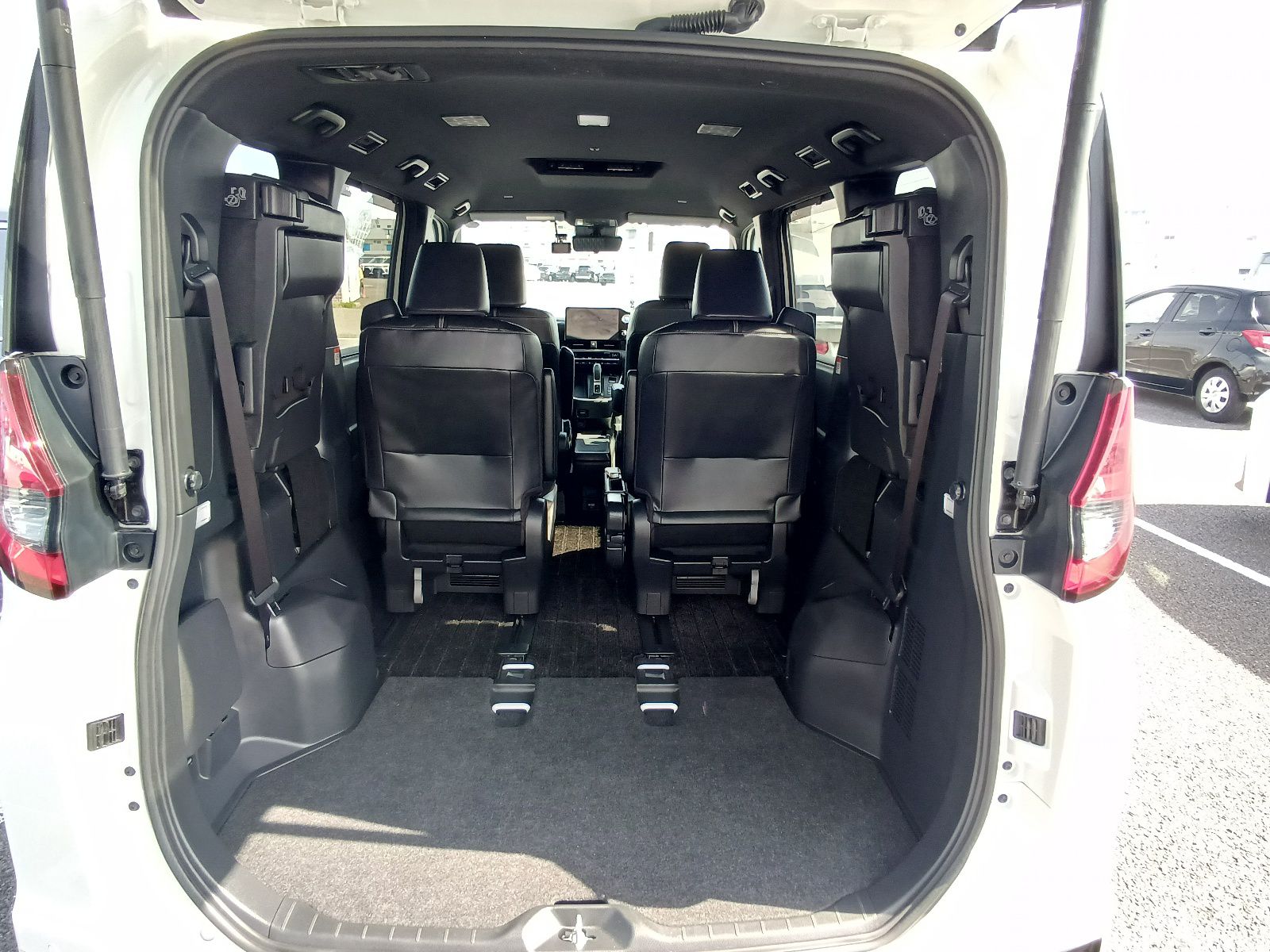 Toyota Noah Hybrid S-Z Package