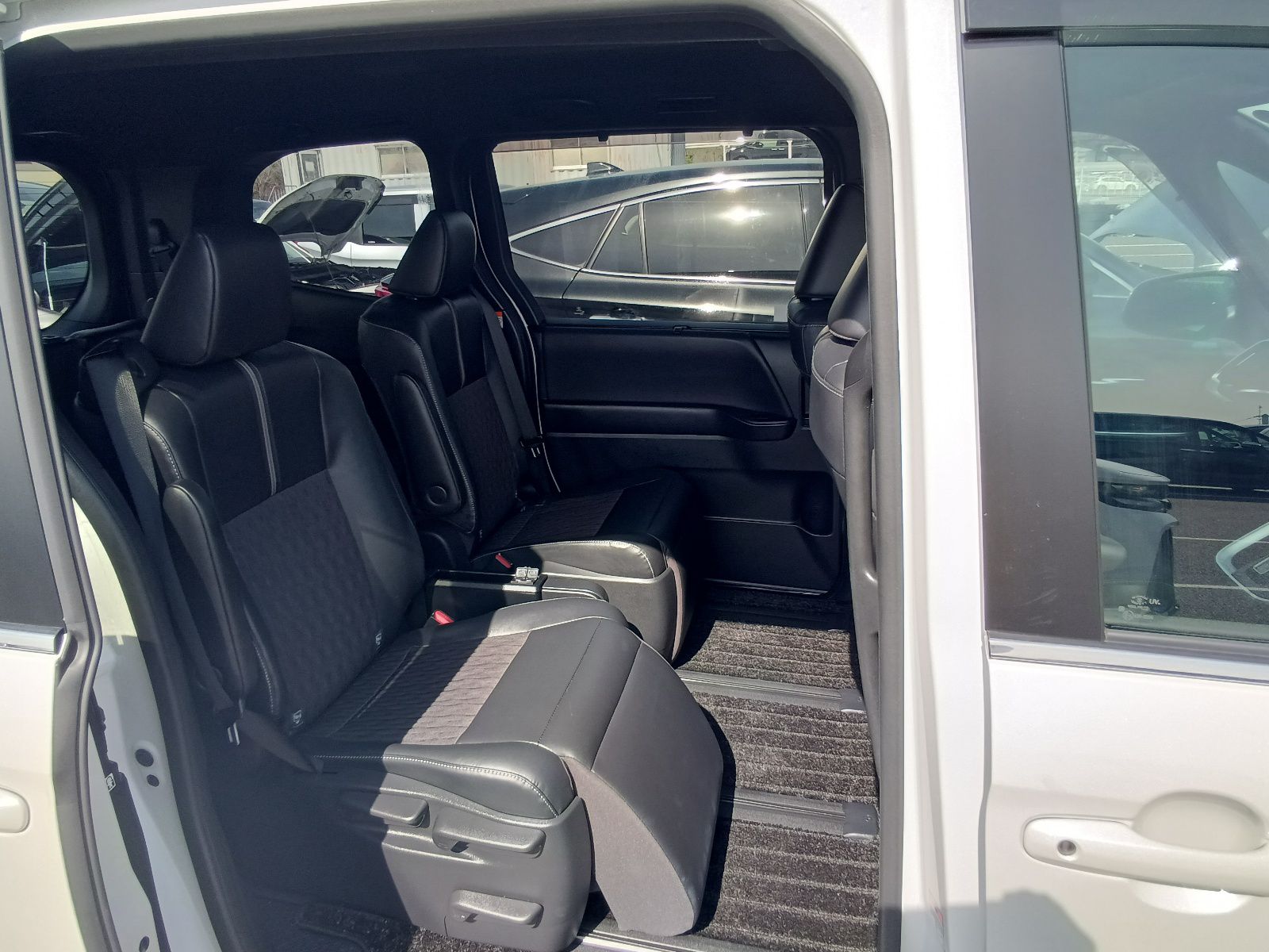 Toyota Noah Hybrid S-Z Package