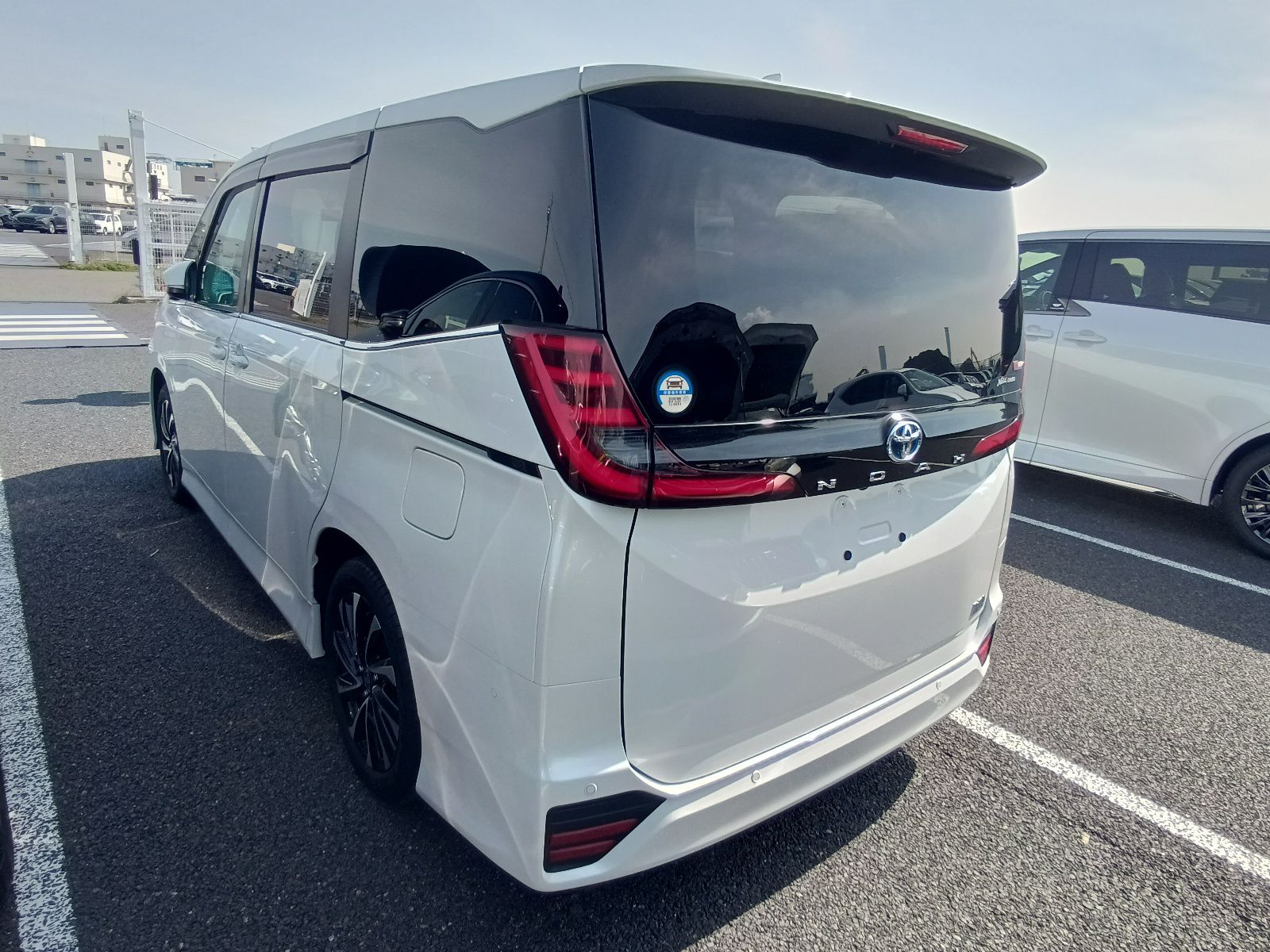 Toyota Noah Hybrid S-Z Package