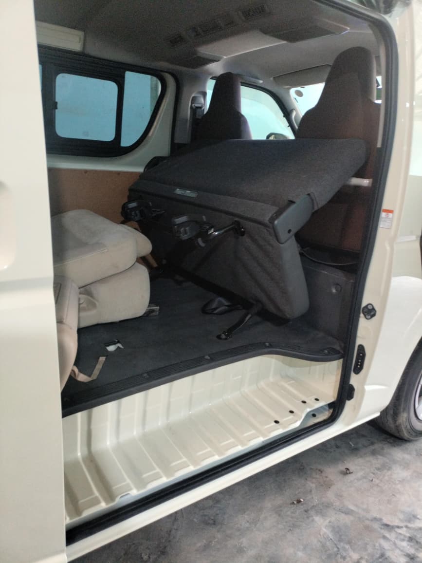 TOYOTA HIACE GL-HID PKG